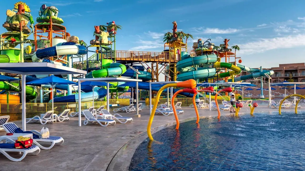 الفندق الباتروس ووتر فالي ريزورت نيفير لاند - الغردقة